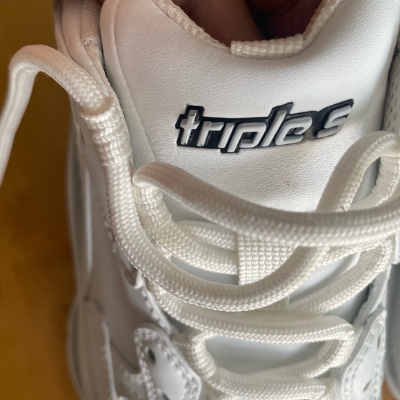 Womens Balenciaga Sneakers. - Picture 7 of 9